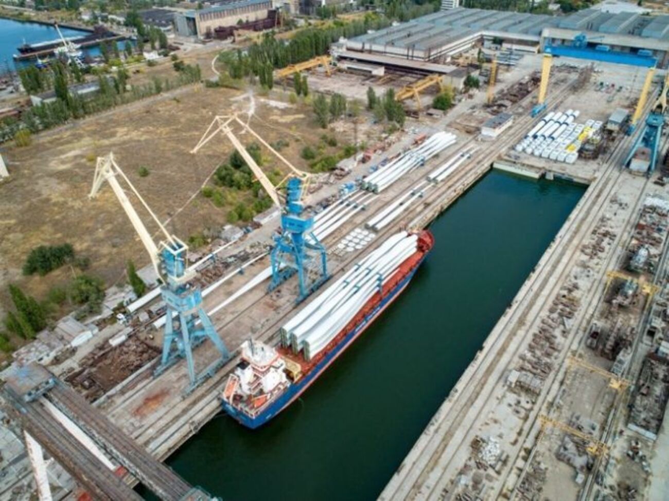 В ноябре 2013 года Хозяйственный суд Николаевской области признал завод банкротом