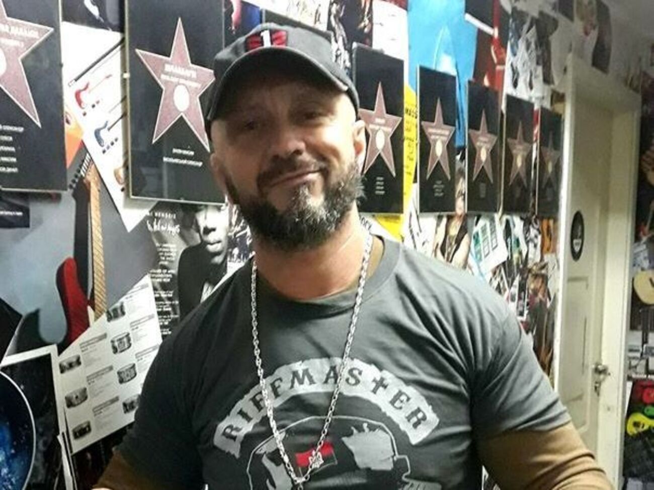 В ролике звучит голос Антоненко