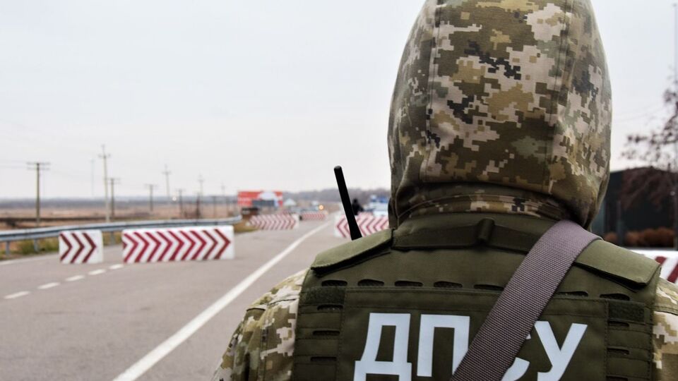 На админгранице с Крымом работают три автомобильных КПВВ