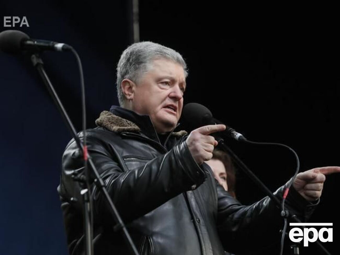 Адвокаты Петра Порошенко подали 14 исков против правоохранителей