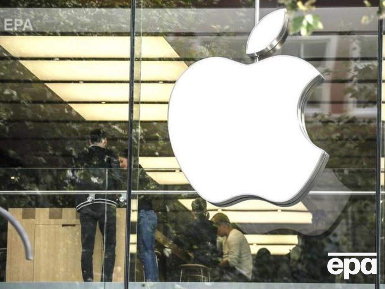 Apple поставила новый рекорд по доходу за квартал