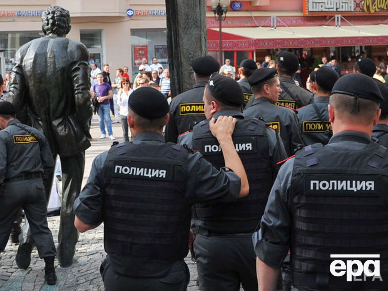 Одного разу дитина поліцейського, який розганяв мітинг, може не прийти зі школи, написав блогер