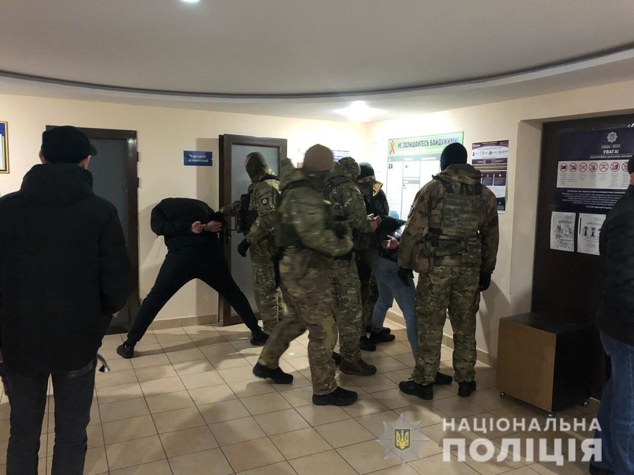Задержать подозреваемых помогли бойцы спецподразделения