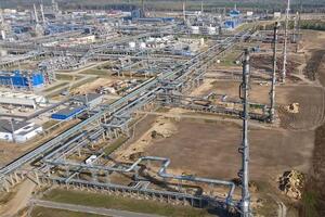 Пока запасы нефти на НПЗ Беларуси есть