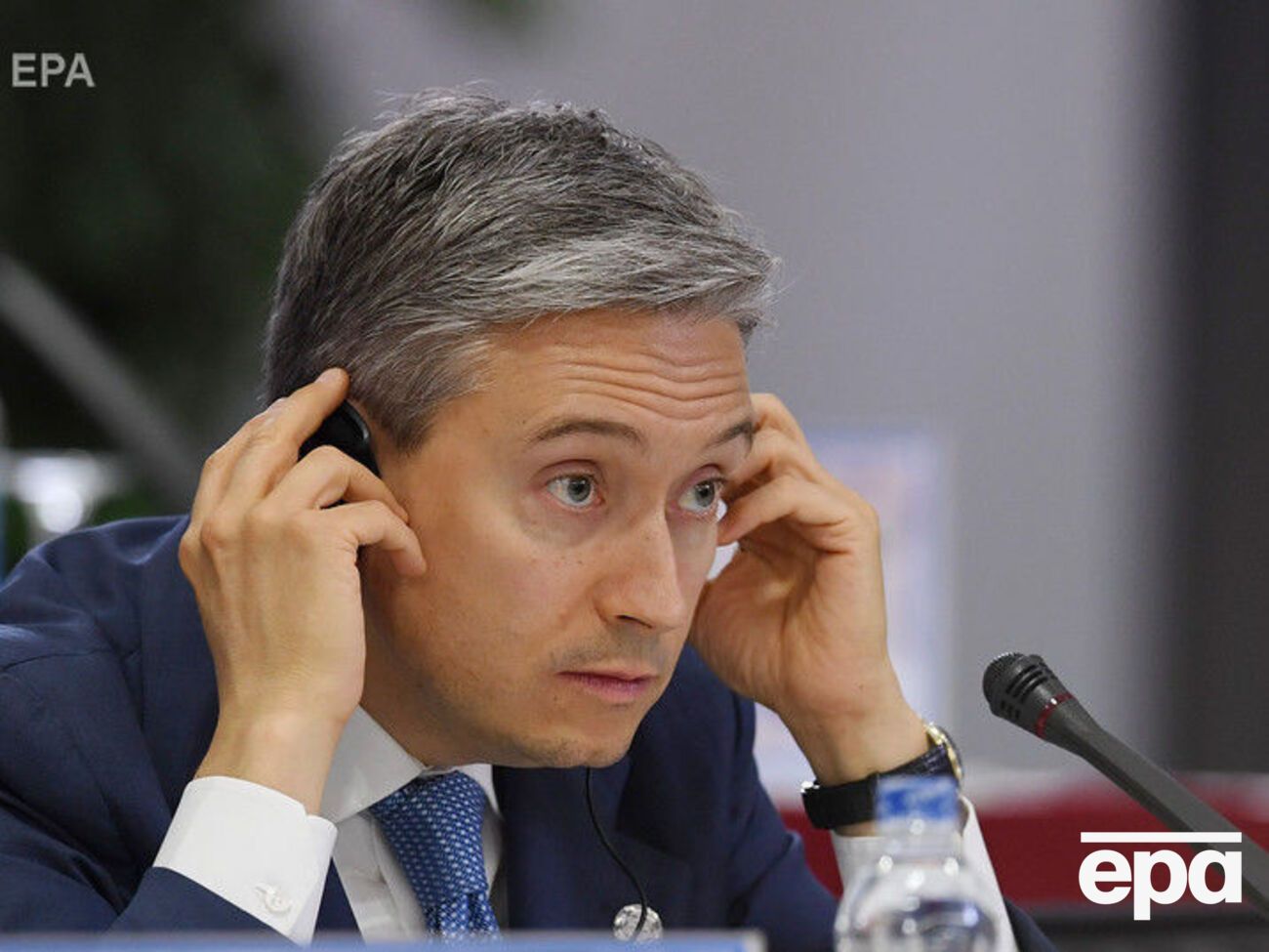 Шампань сообщил, что правительство Канады забронировало самолет для эвакуации своих граждан из Китая