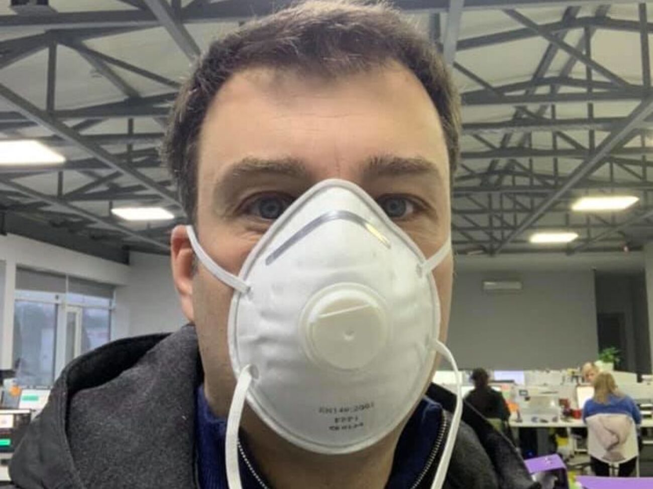 За последнюю неделю у крупного оптовика купили 1,5 млн медицинских масок. Это годовой объем продаж. Повторяется истерия времен птичьего гриппа