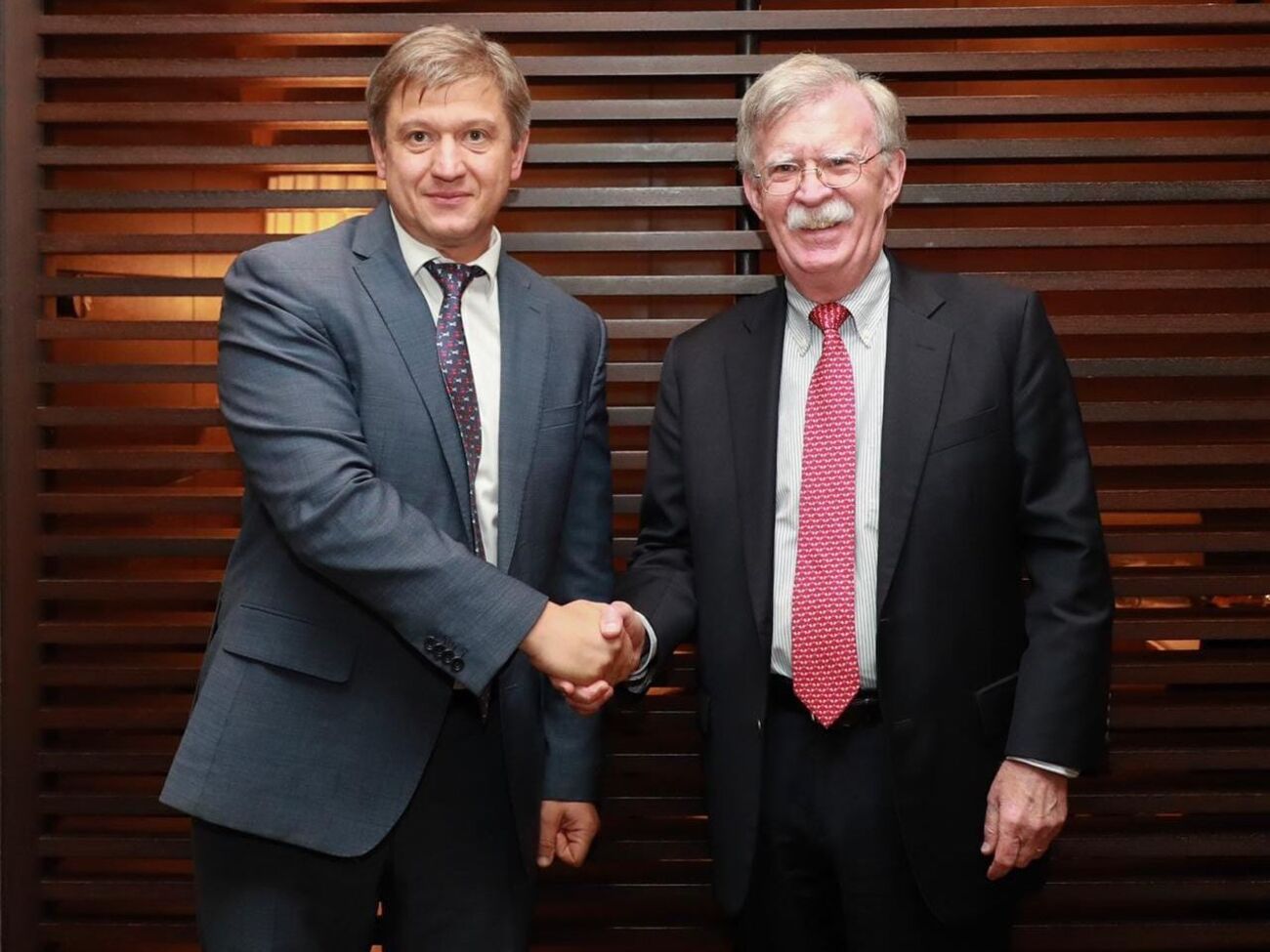 Данилюк сказал, что поддерживал связь с Болтоном