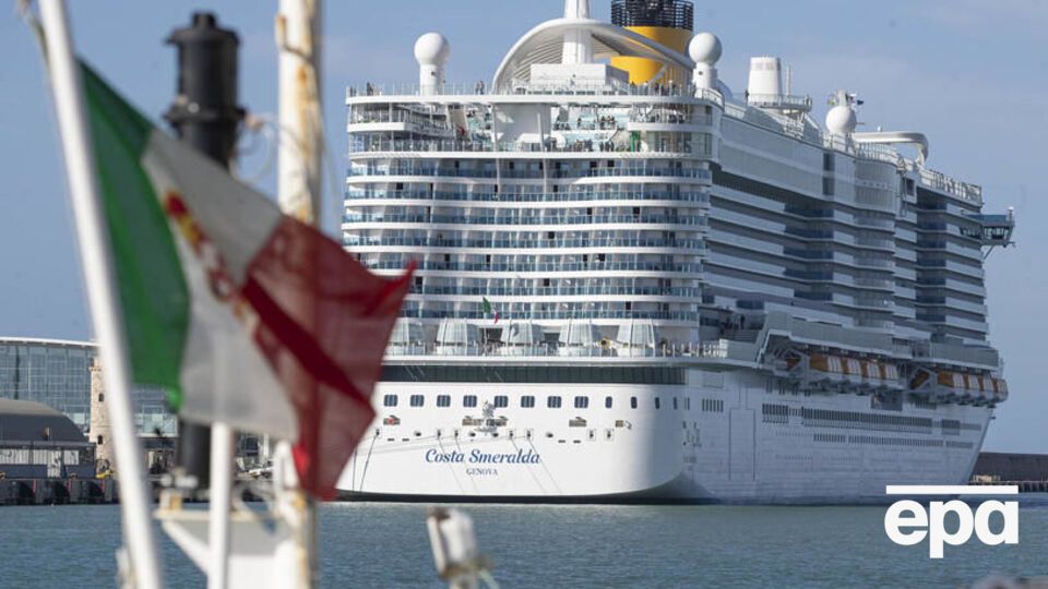 На борту Costa Smeralda около 6000 человек
