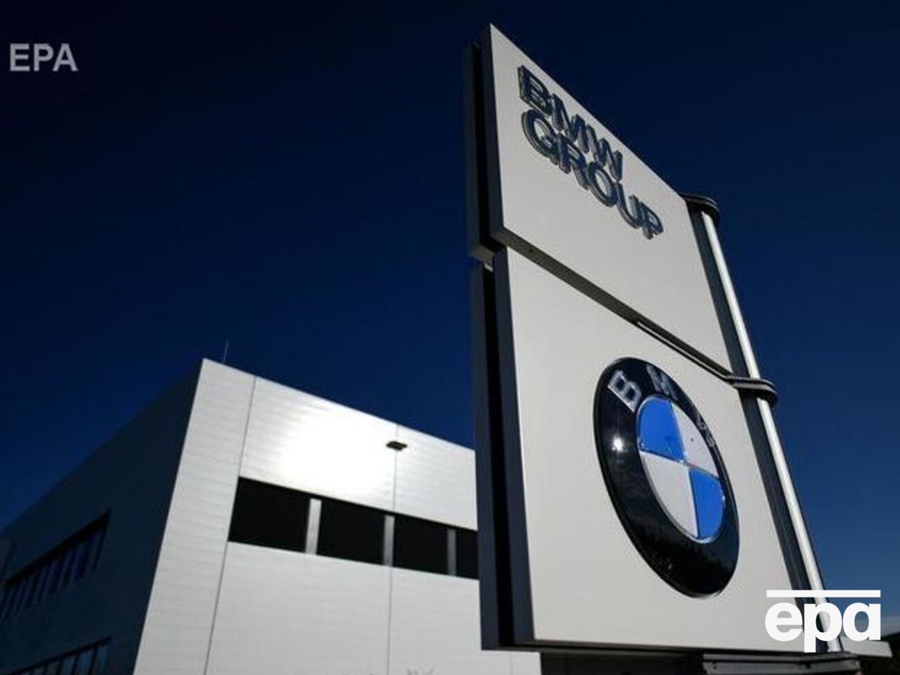 Концерни BMW і Volkswagen зупиняють виробництво в Китаї до 10 лютого
