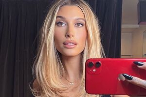 Гейлі Бібер: Ок, поговорімо про мій мізинець...