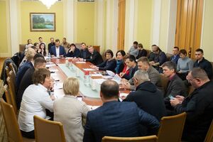 Участники заседания также обсудили проблему формирования списка удерживаемых лиц для обмена с ОРДЛО