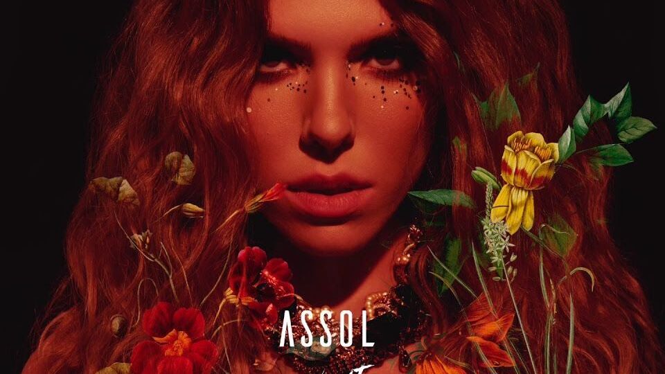 Assol: Главный месседж песни – начни с себя, чтобы помочь миру