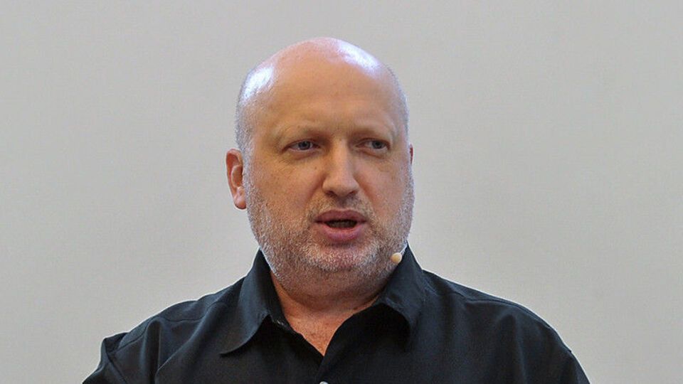 Турчинов: Такие темпы сокращения населения Украины угрожают национальной безопасности и вообще существованию украинской нации