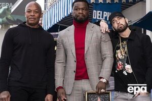 Рэперы Dr. Dre (на фото слева) и Эминем (на фото справа) пришли поддержать 50 Cent