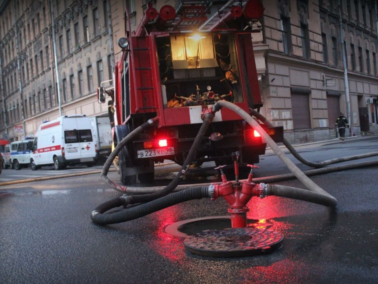 Спасатели назвали площадь обрушения