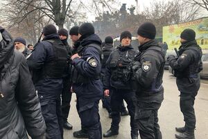 У Києві біля мечеті затримали 25 мусульман, у яких не було документів