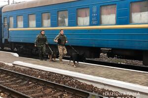 Фахівці перевірили на вибухівку два вокзали