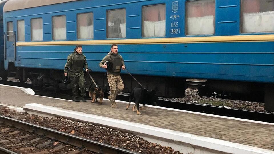 Фахівці перевірили на вибухівку два вокзали