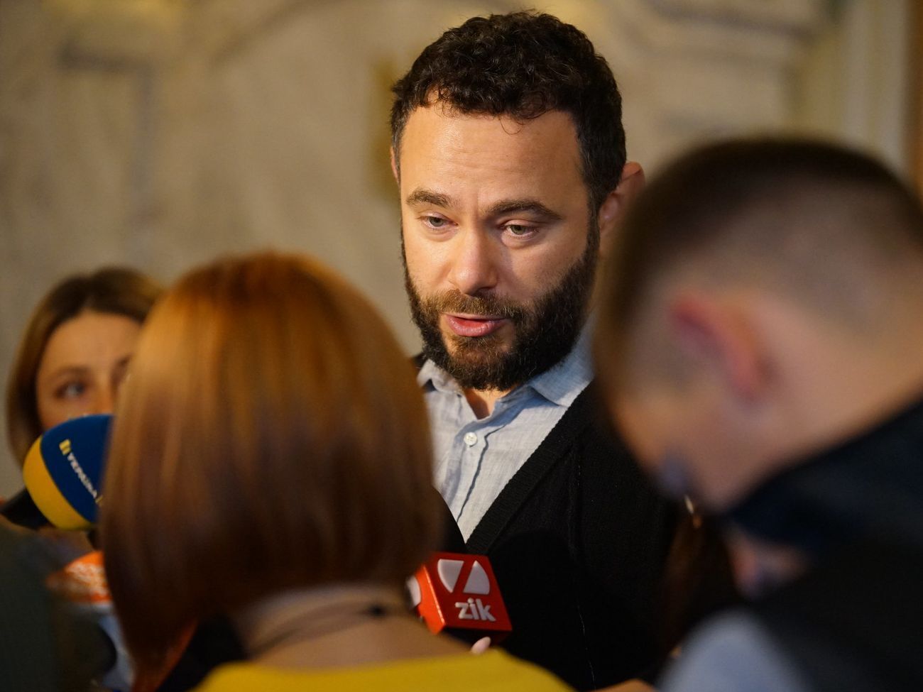 Дубинский заявил, что пользовался подаренными автомобилями и раньше, а теперь просто оформил их на себя