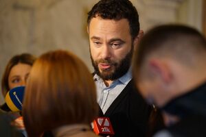 Дубинский заявил, что пользовался подаренными автомобилями и раньше, а теперь просто оформил их на себя