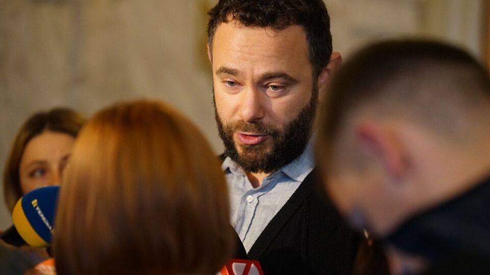 Дубинский заявил, что пользовался подаренными автомобилями и раньше, а теперь просто оформил их на себя