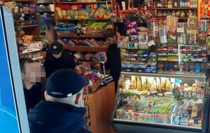 Поліція стверджує, що затриманий неодноразово грабував магазини