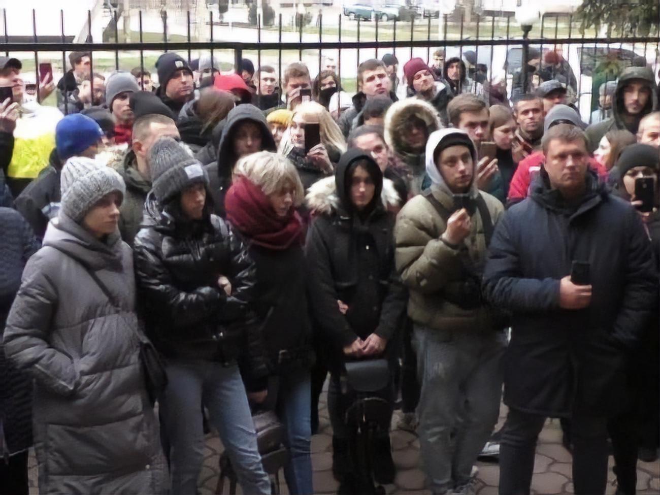 Жители Каховки требуют от полиции справедливого расследования