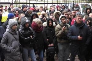 Жители Каховки требуют от полиции справедливого расследования
