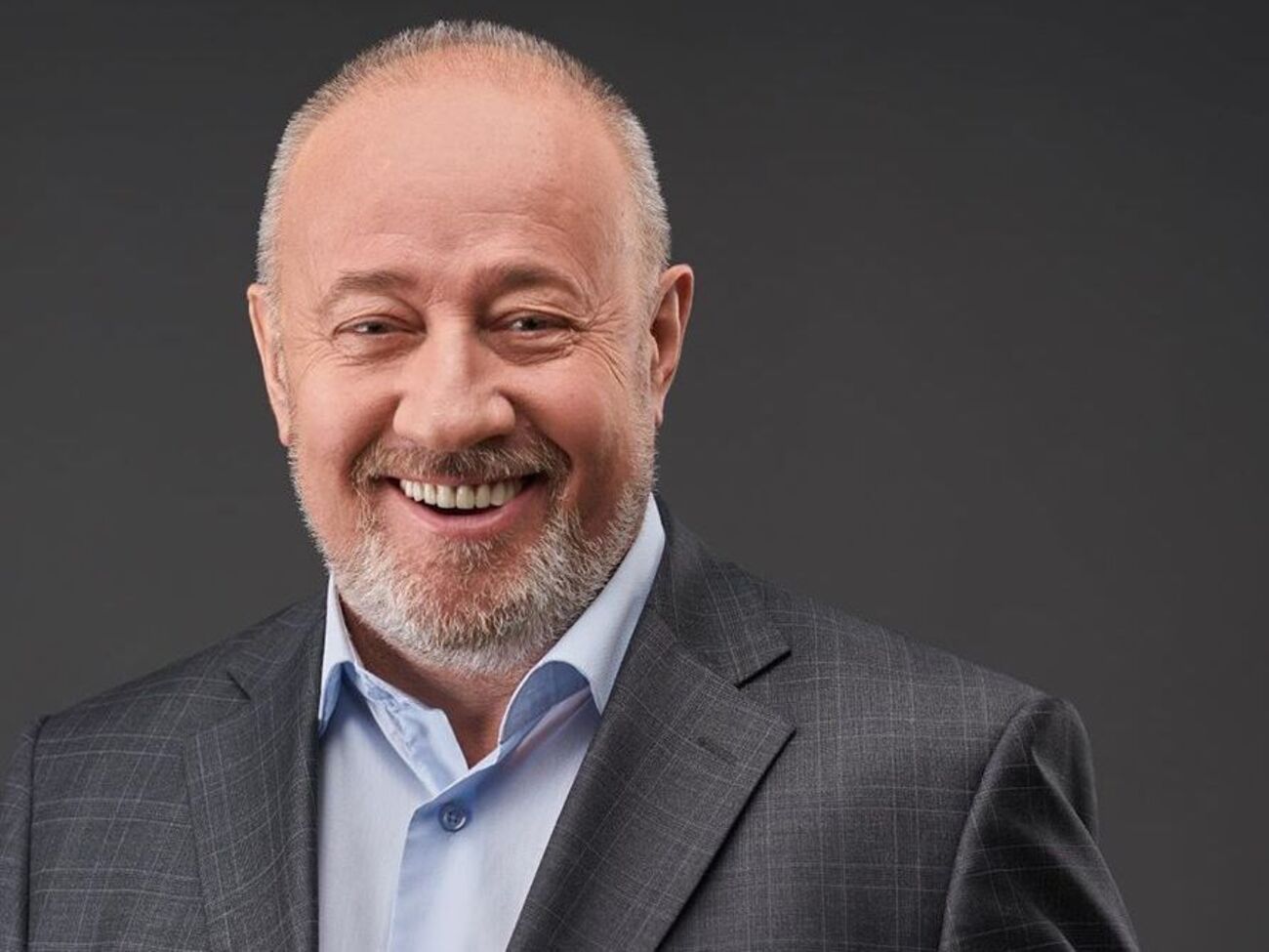 Порадив би народним депутатам пишатися тим, що відбувається в прокуратурі. Ми помиляємося теж, але робимо