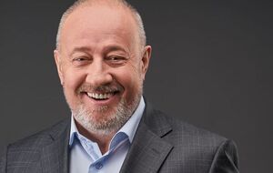 Порадив би народним депутатам пишатися тим, що відбувається в прокуратурі. Ми помиляємося теж, але робимо