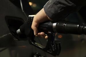 В Україні планують до 9 січня побороти проблему нелегальних заправок