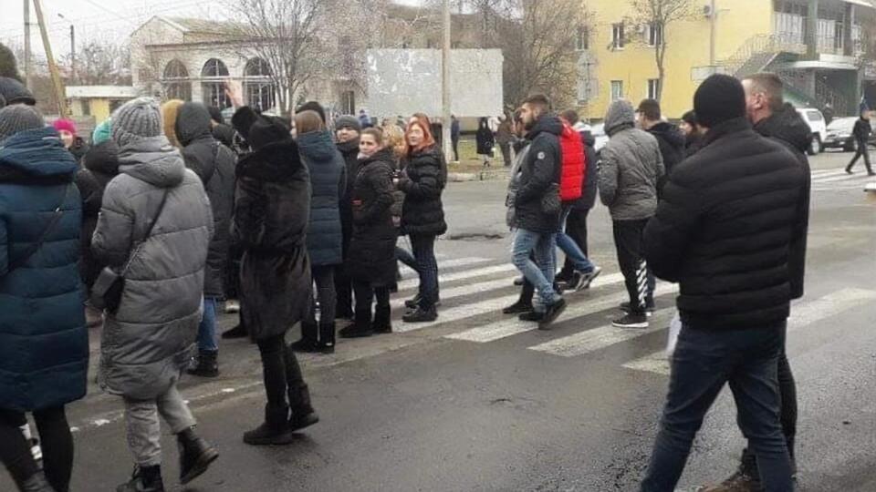 Акции протеста в Каховке начались после смерти Чебукина