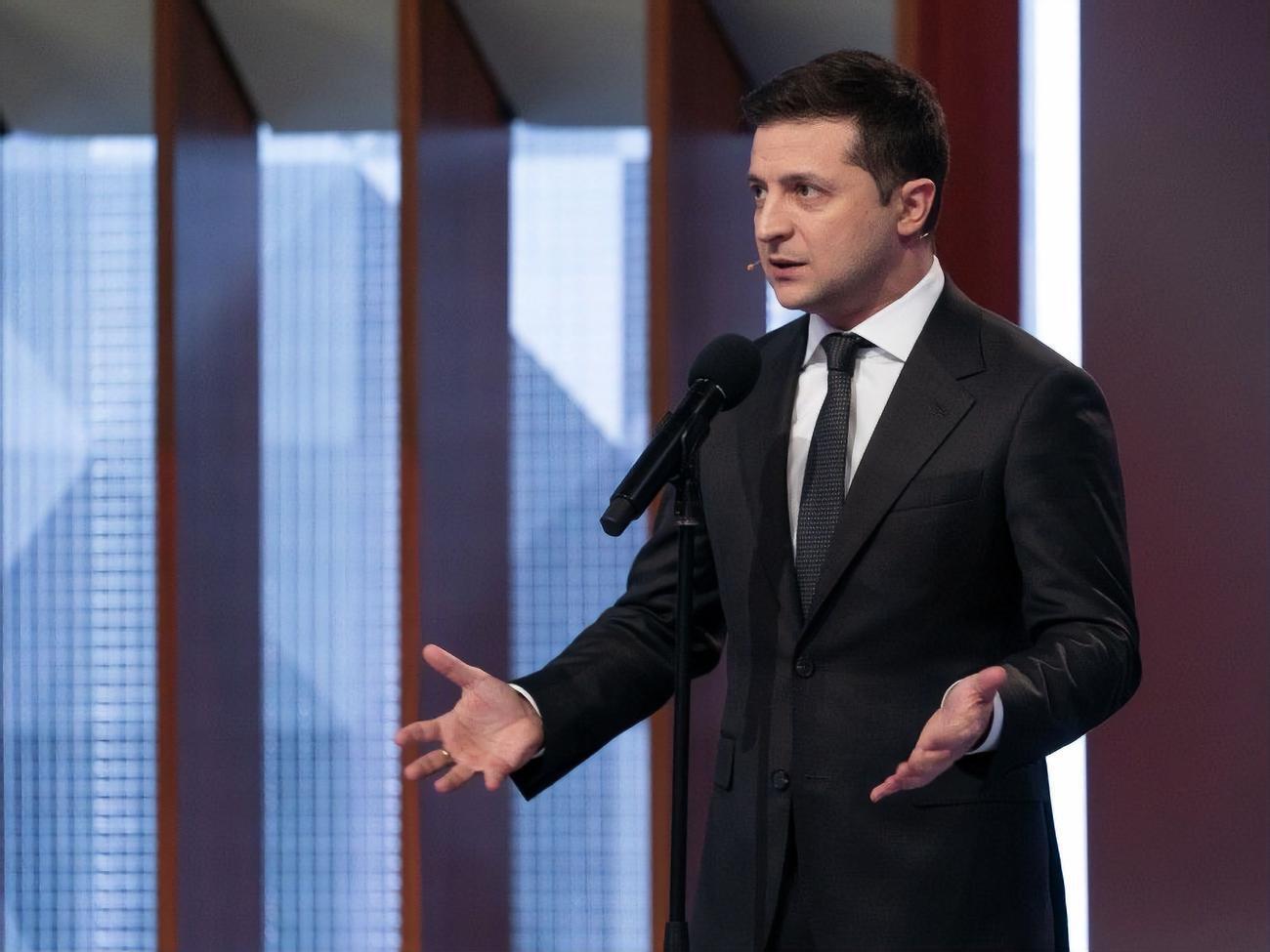 Зеленський (на фото) обмінявся з Помпео привітаннями з різдвяними святами