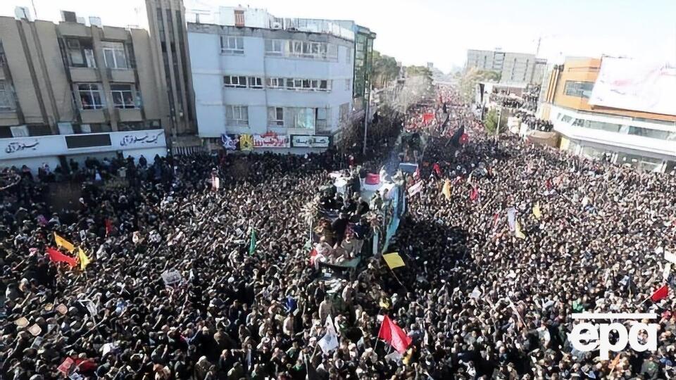 Люди прийшли попрощатися із Сулеймані