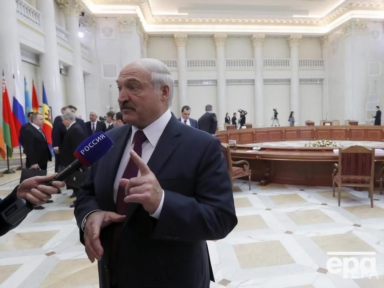 У Польщі вважають, що Лукашенко веде подвійну гру