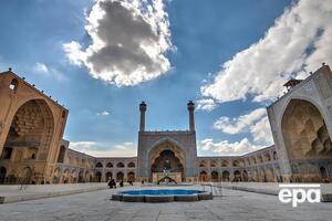 Одна из старейших мечетей Ирана – мечеть Джами в Исфахане. Она входит в список объектов всемирного наследия ЮНЕСКО