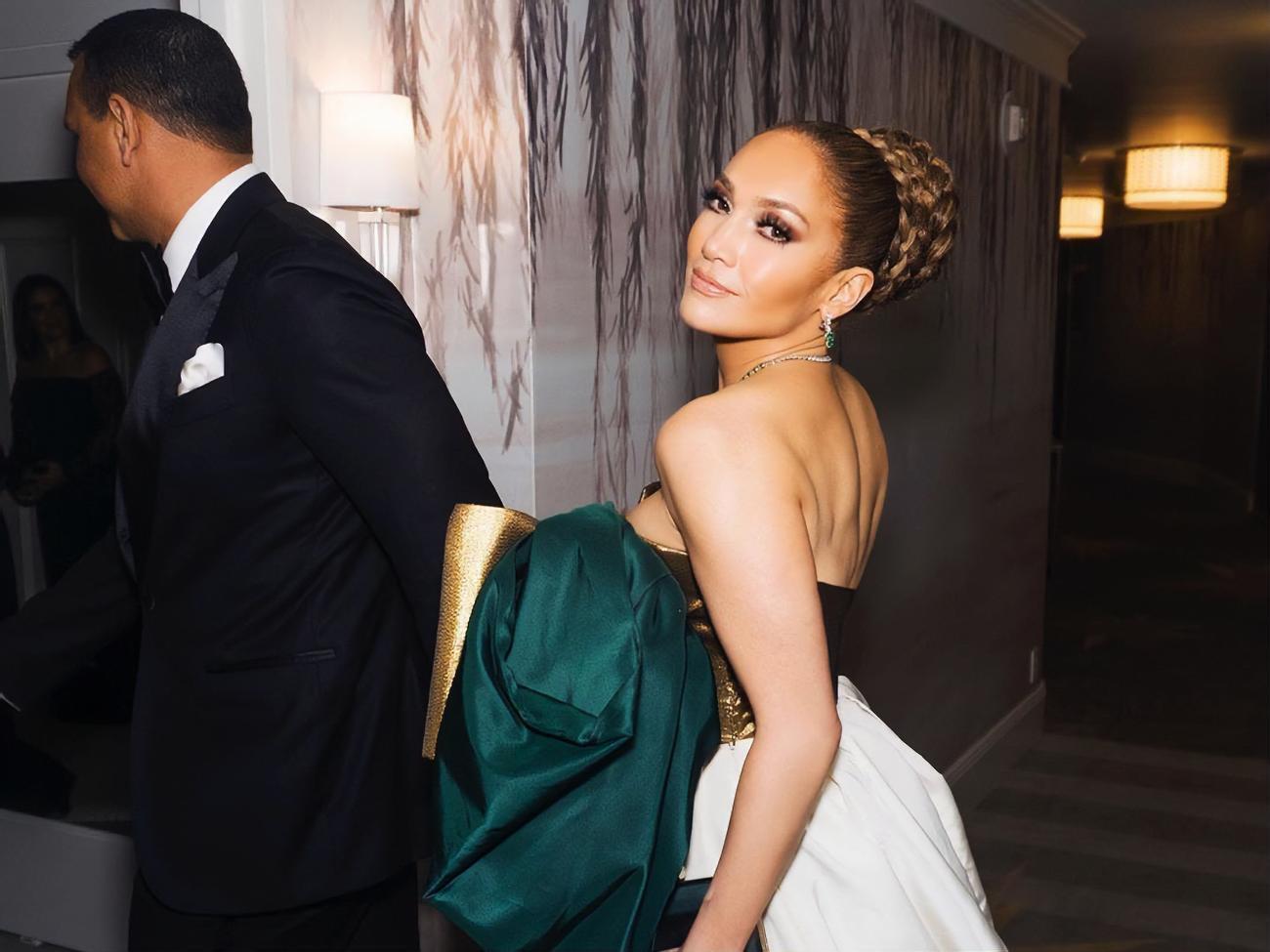 Лопес: Я люблю проходить по жизни с тобой...