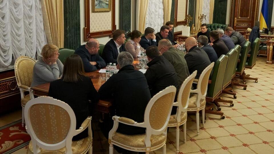 У ніч на 9 січня відбулася робоча нарада під головуванням Зеленського у зв'язку з катастрофою літака МАУ