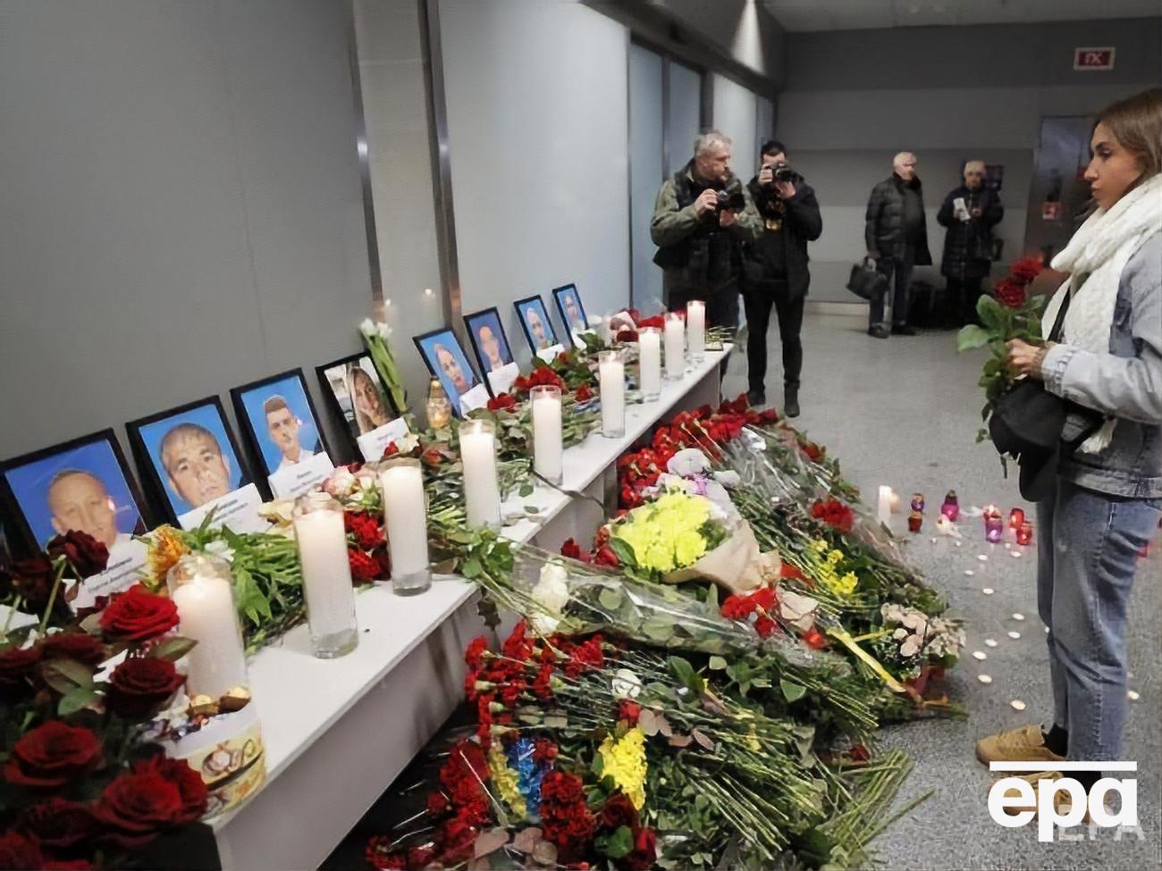 Среди погибших было девять членов экипажа украинского самолета