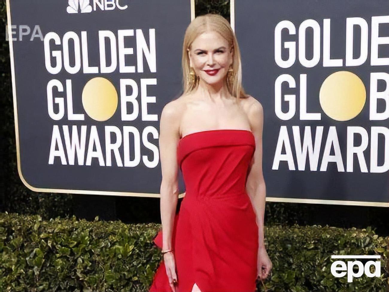 Кидман появилась на церемонии в красном платье