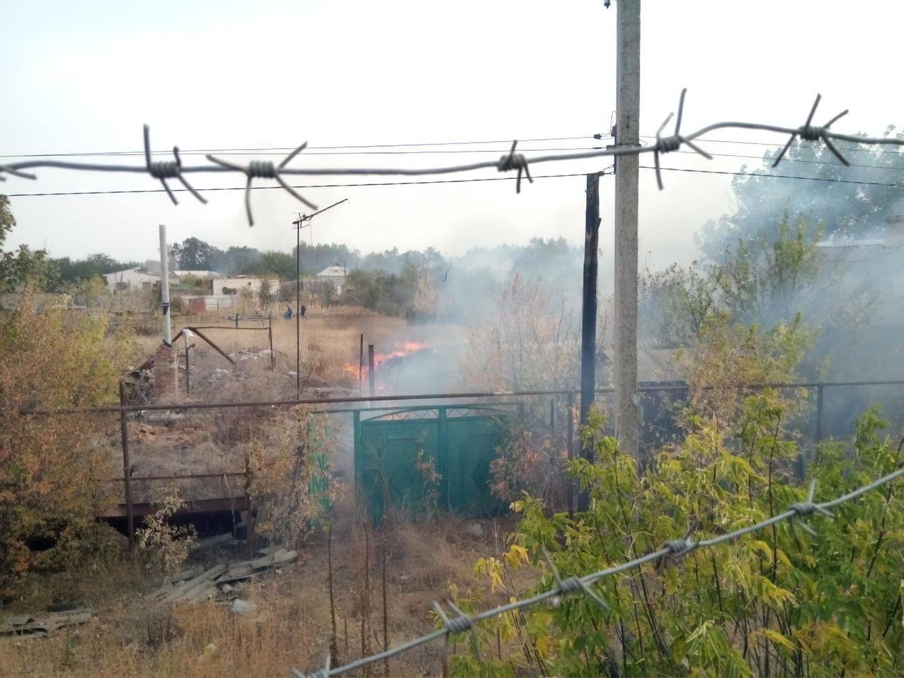 В Станице Луганской из-за пожаров детонируют боеприпасы