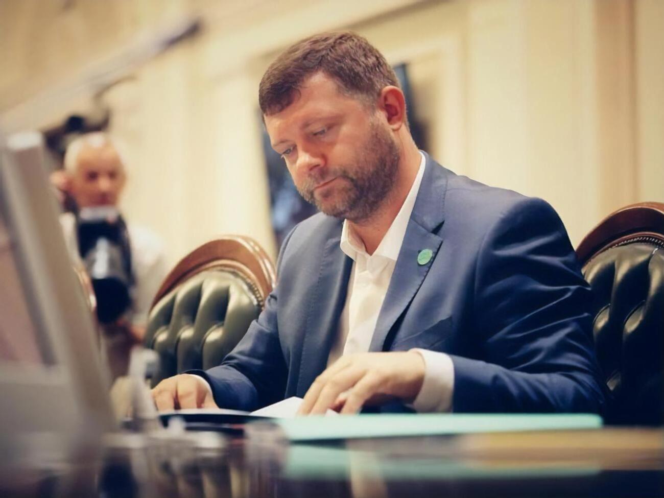 Корниенко считает, что болеют самые коммуникабельные депутаты