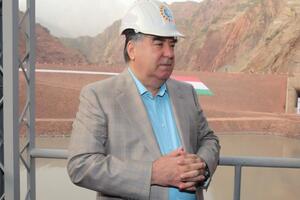 Рахмон имеет возможность руководить Таджикистаном пожизненно