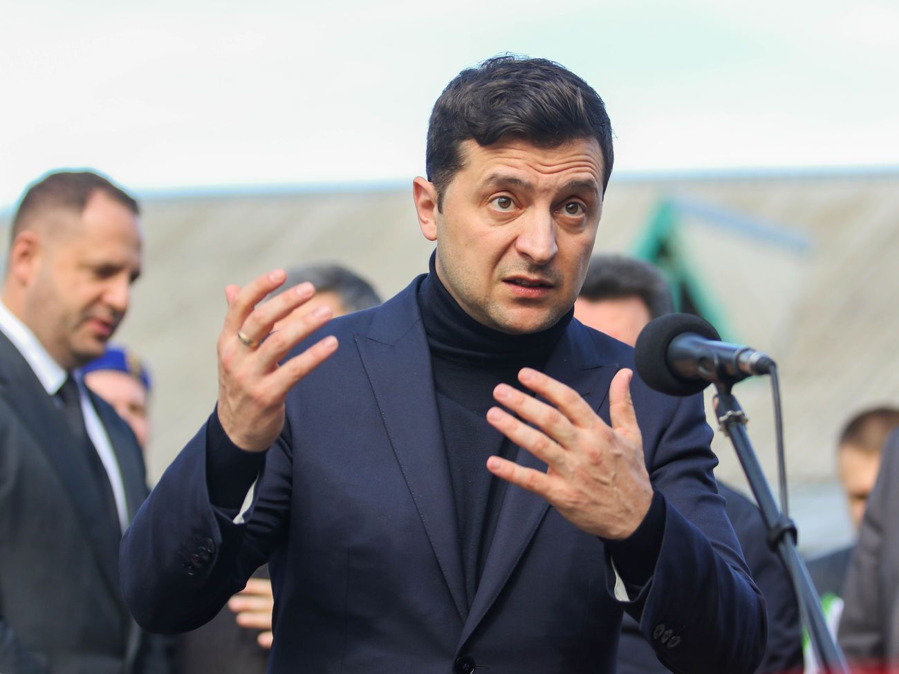 Зеленський каже, що Україні потрібна допомога усього світу для припинення війни на Донбасі