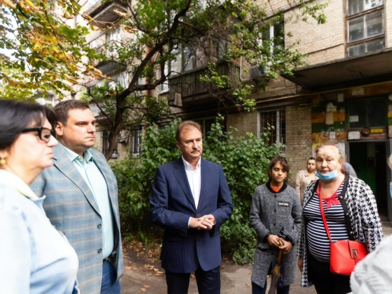 Александр Попов (в центре):&nbsp;Жалобы киевлян по этому поводу справедливы