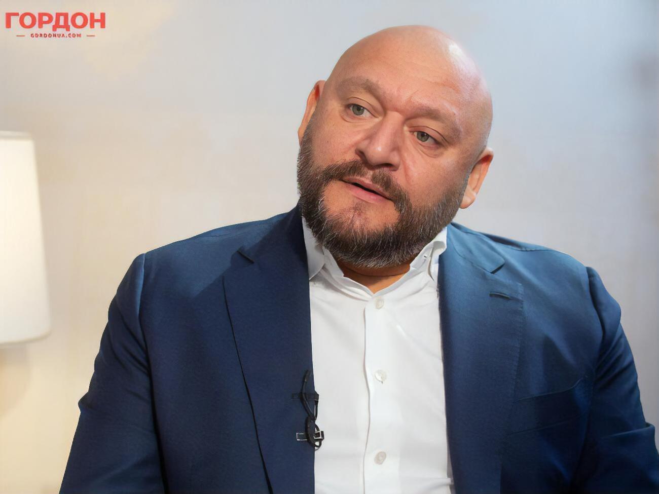 Добкин:&nbsp;Версия профессора Соловья &ndash; конечно же, вранье.&nbsp;Во-первых, мне неприлично об этом говорить. Во-вторых, у меня жена спрашивает, где ее доля