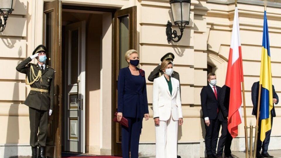 Зеленська і Корнгаузер-Дуда під час зустрічі були у брючних костюмах