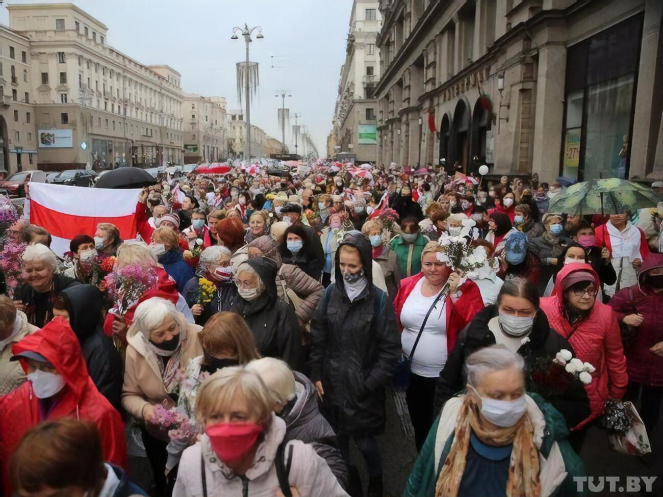 Невідомі в балаклавах застосували щодо учасників маршу спецзасоби