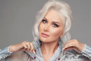 Бужинская: Сижу и думаю, зачем все "лезут" в политику?!