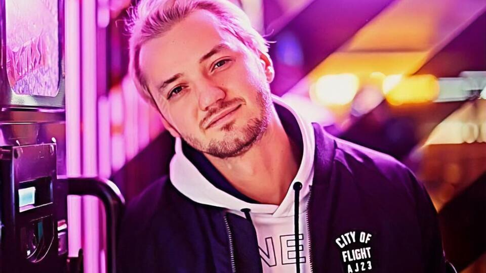 Манифест умер в 30 лет